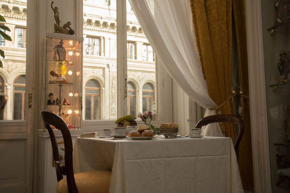 Art Santa Brigida Bed & Breakfast Napels