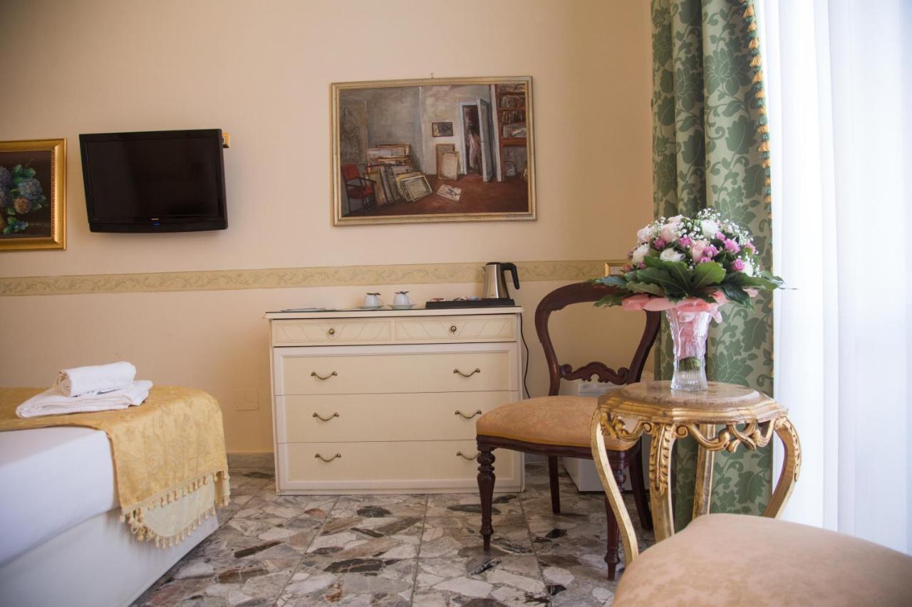 Art Santa Brigida 3* Napoli